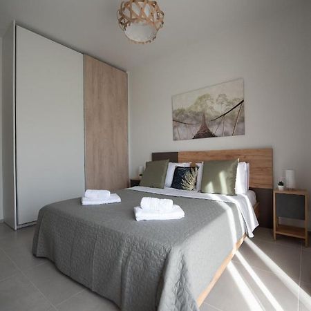 Luxury Autonomous Ground Floor Apartment イグメニツァ エクステリア 写真